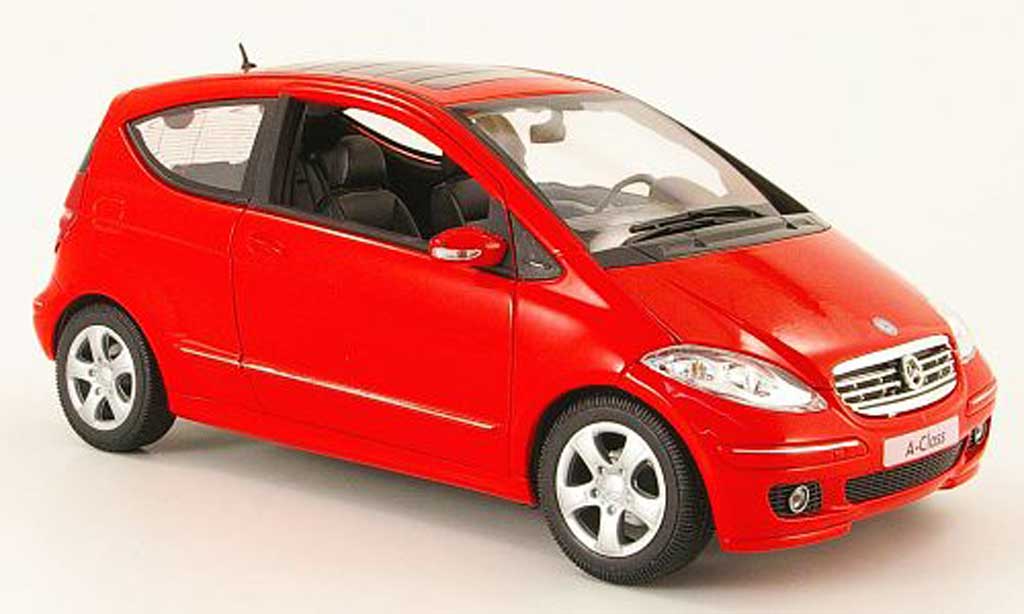 Mercedes Classe A 1/18 Welly 200 rouge 3 portes miniature