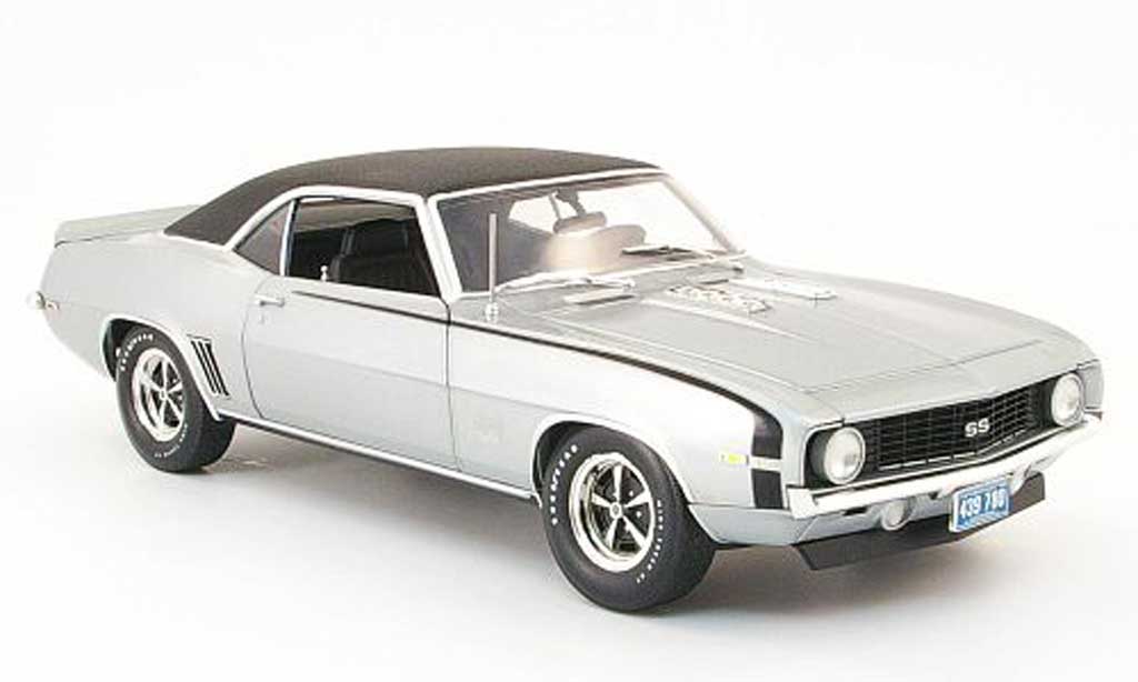 Chevrolet Camaro SS 1/18 Highway 61 SS 396 grise/noire 1969