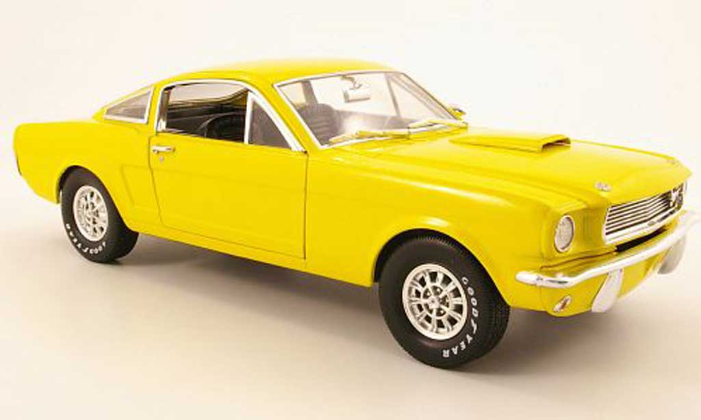 Shelby GT 350 1966 1/18 Shelby Collectibles 1966 jaune miniature