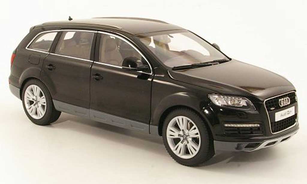 Audi Q7 1/18 Kyosho noire Facelift miniature
