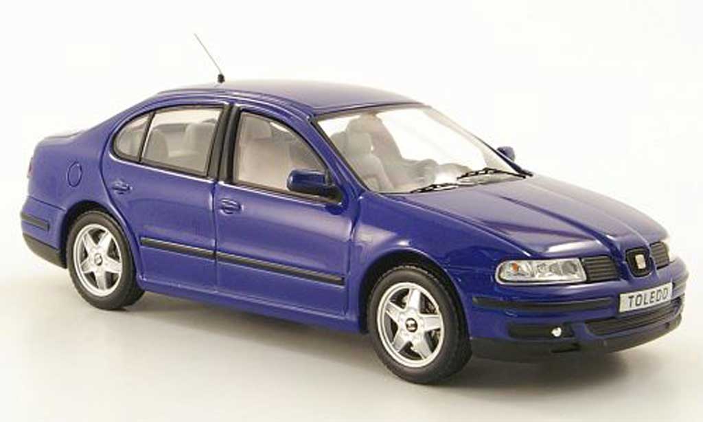 Seat Toledo 1/43 IXO (Serie II) bleu 1999 miniature