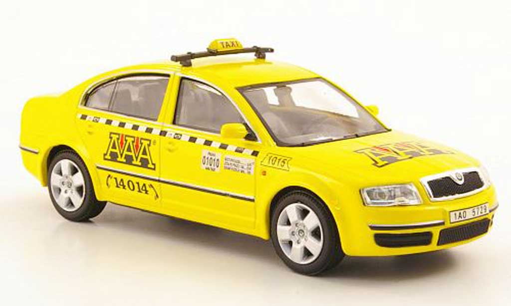Skoda Superb 1/43 Abrex AAA Taxi miniature