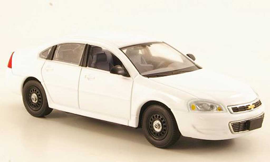 Chevrolet Impala 2011 1/43 First Response 2011 blanche ''Police Package 9C1''