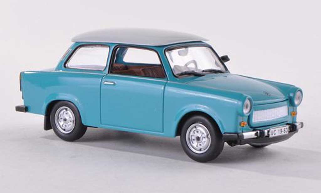 Trabant 601 1/43 IST Models bleu/blanche miniature