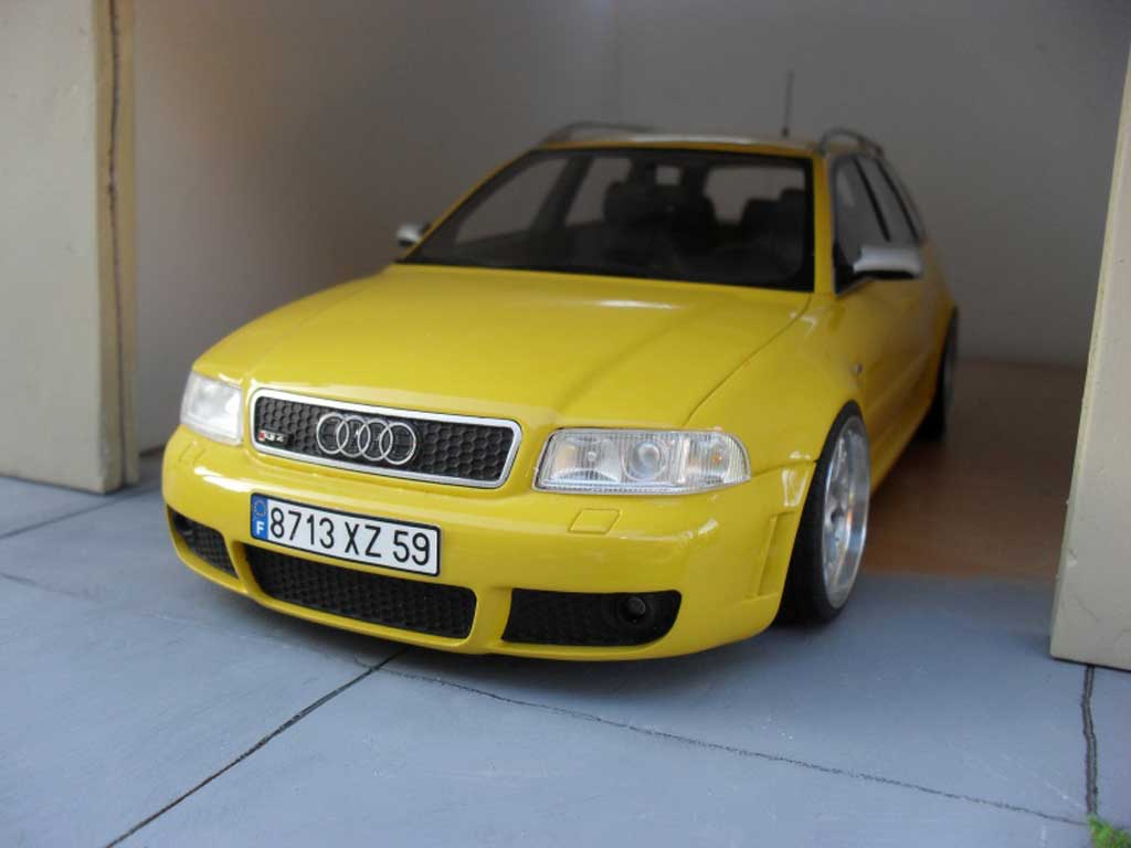Audi RS4 1/18 Ottomobile yellow jantes BBS 19 pouces