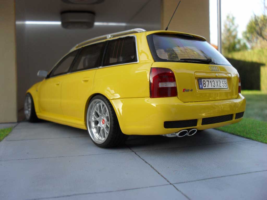 Audi RS4 1/18 Ottomobile yellow jantes BBS 19 pouces