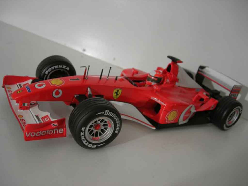 Ferrari F1 F2002 1/18 Hot Wheels schumacher miniature