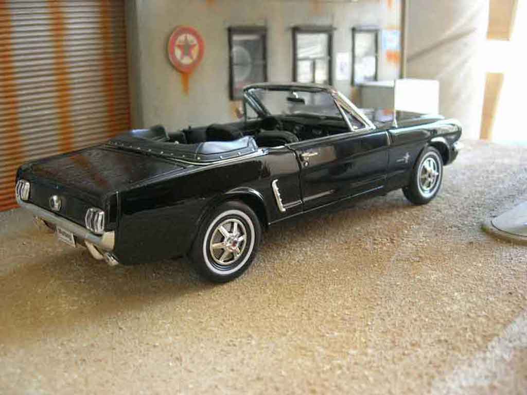 voiture miniature mustang