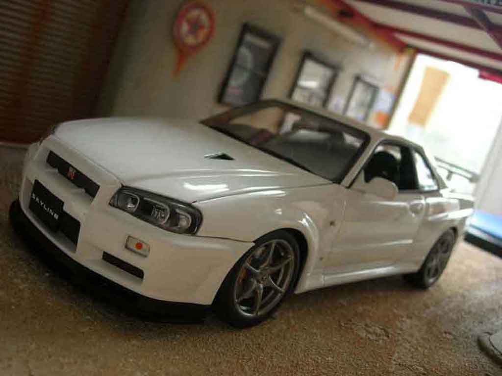 Modellino In Miniatura Nissan Skyline R34 118 Autoart R34 Gtr V Spec Ii Bianco Modellini 