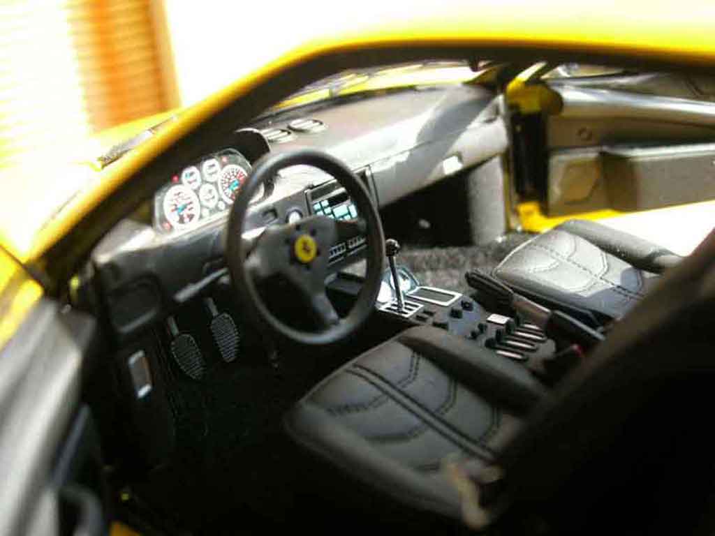 Ferrari 308 GTB 1/18 Kyosho GTB quattrovalvole yellow