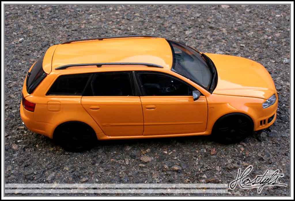Audi RS4 1/18 Minichamps avant orange papaye