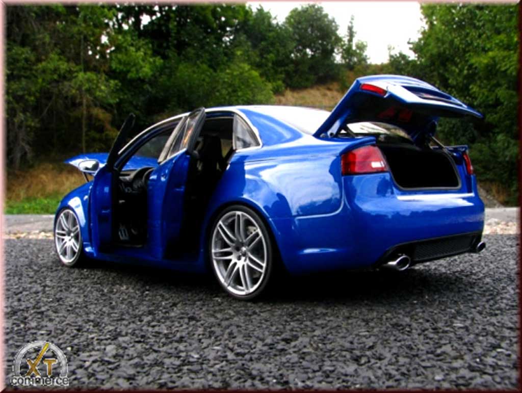Audi RS4 1/18 Minichamps bleu kit suspension rabaissee