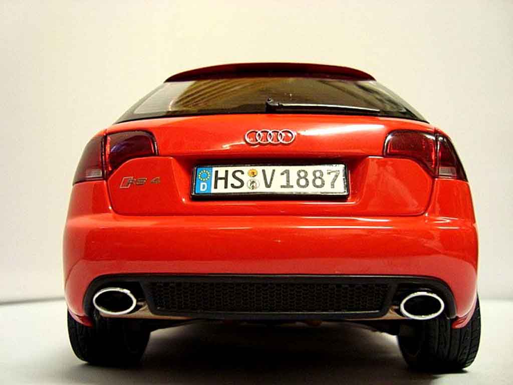 Audi RS4 1/18 Minichamps avant red jantes 19 pouces bbs rs