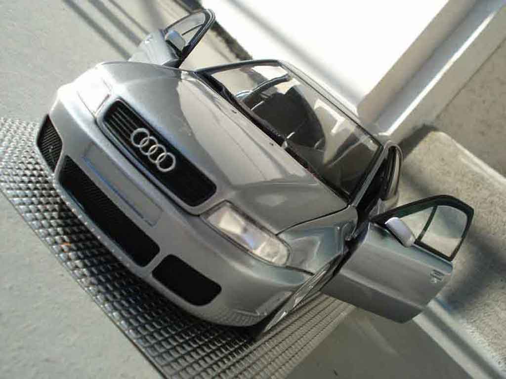 Audi S4 1/18 Ut Models v6 bi-turbo grise jantes 18 pouces