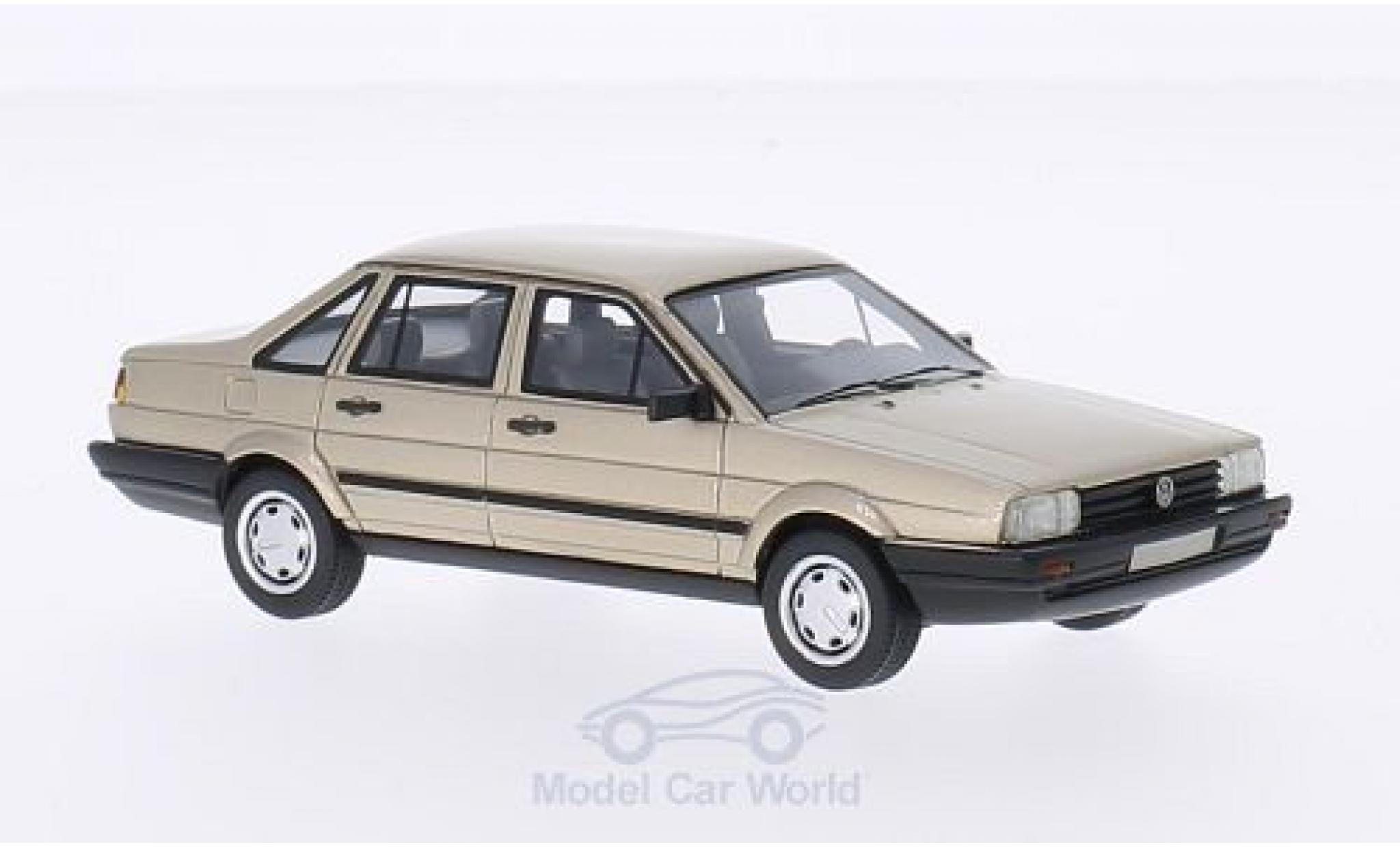 Volkswagen Passat 1/43 BoS Models /Santana metallic-beige 1986