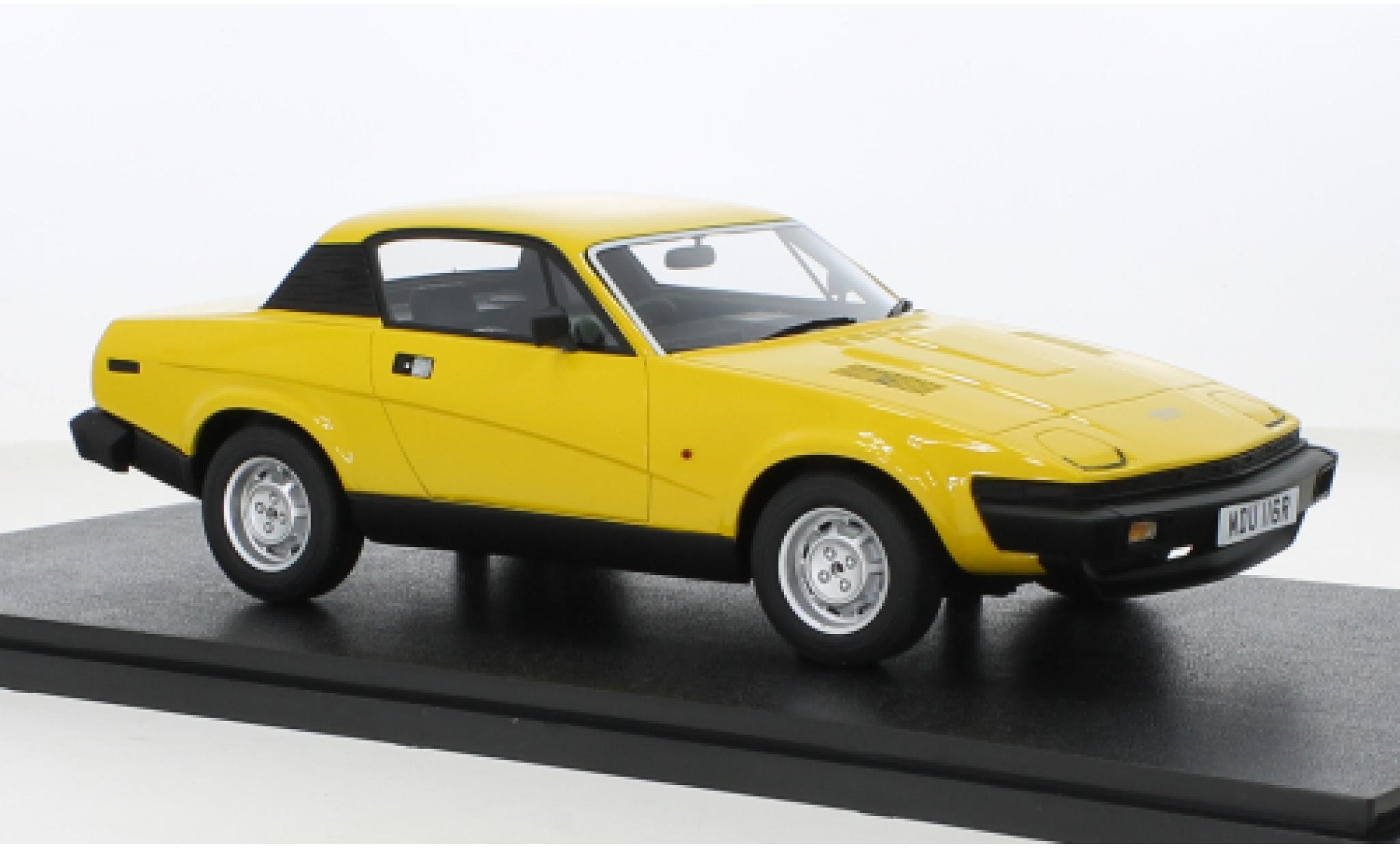 Diecast model cars Triumph TR7 1/18 Cult Scale Models yellow RHD