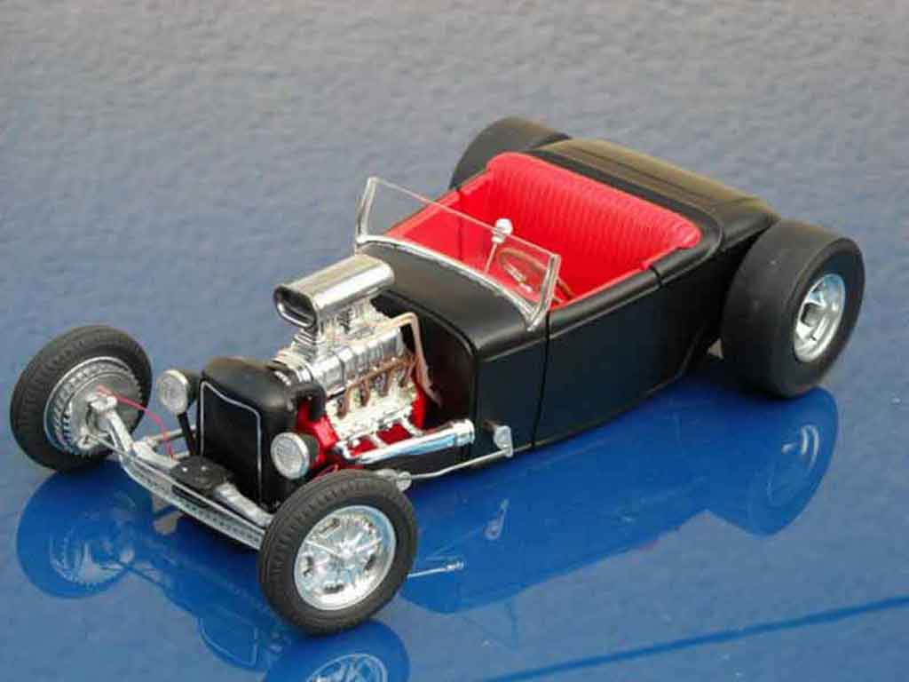 Ford 1932 1/18 Ertl drag noir hot rod