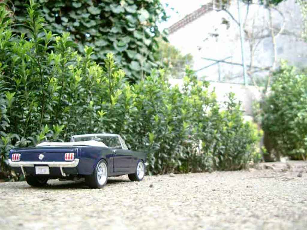 Ford Mustang 1965 1/18 Jouef 1965 cabriolet blue