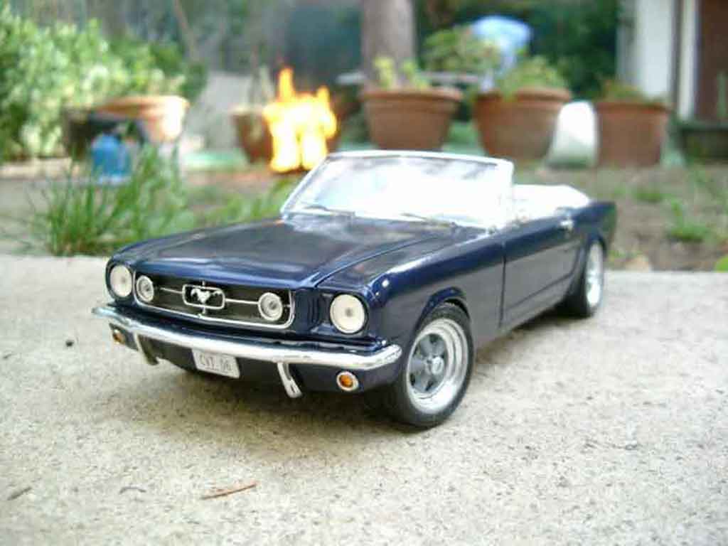 Ford Mustang 1965 1/18 Jouef 1965 cabriolet blue