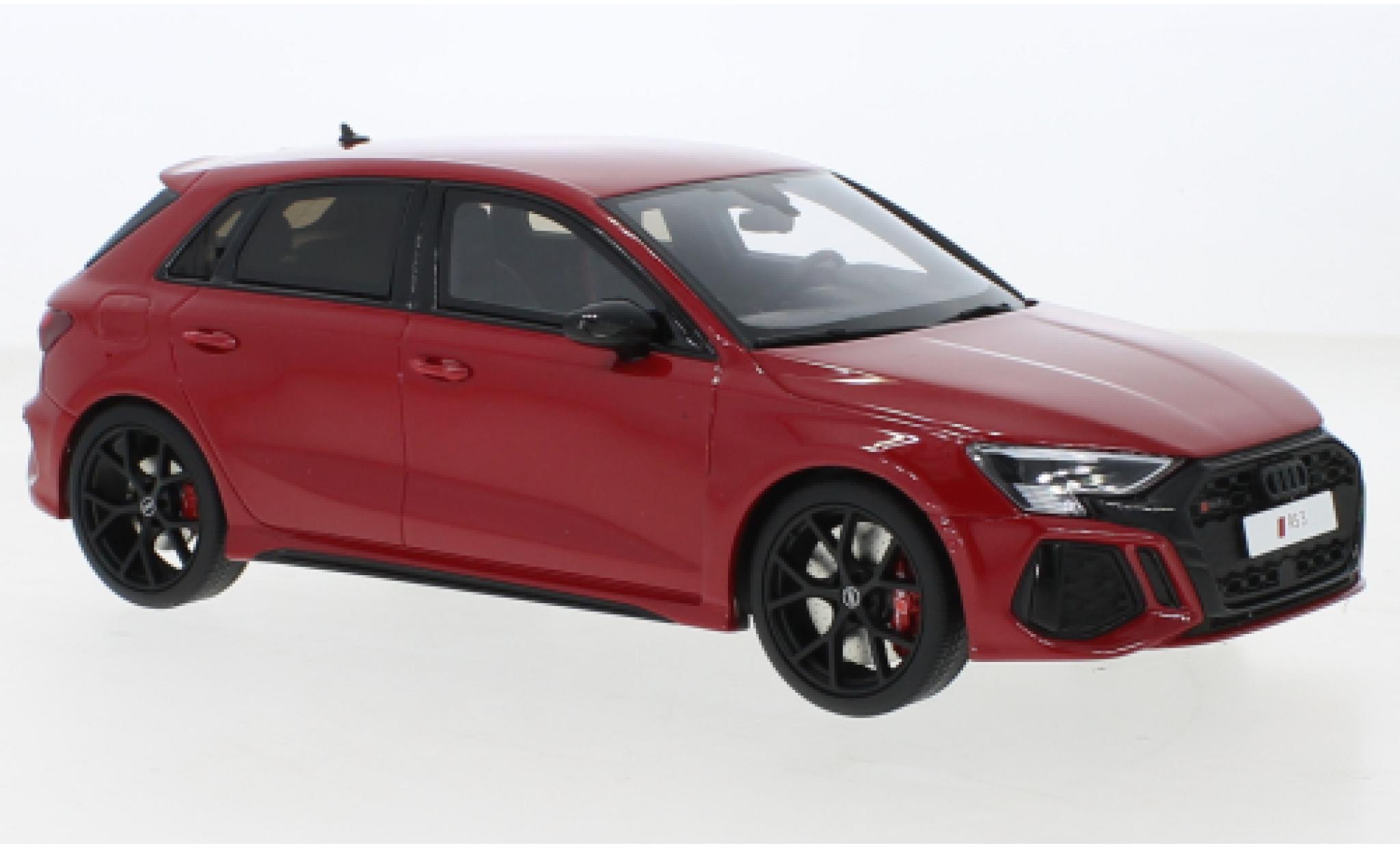 Modèle de voiture GT Spirit Audi RS3 Sportback rouge 2023 échelle 1/18