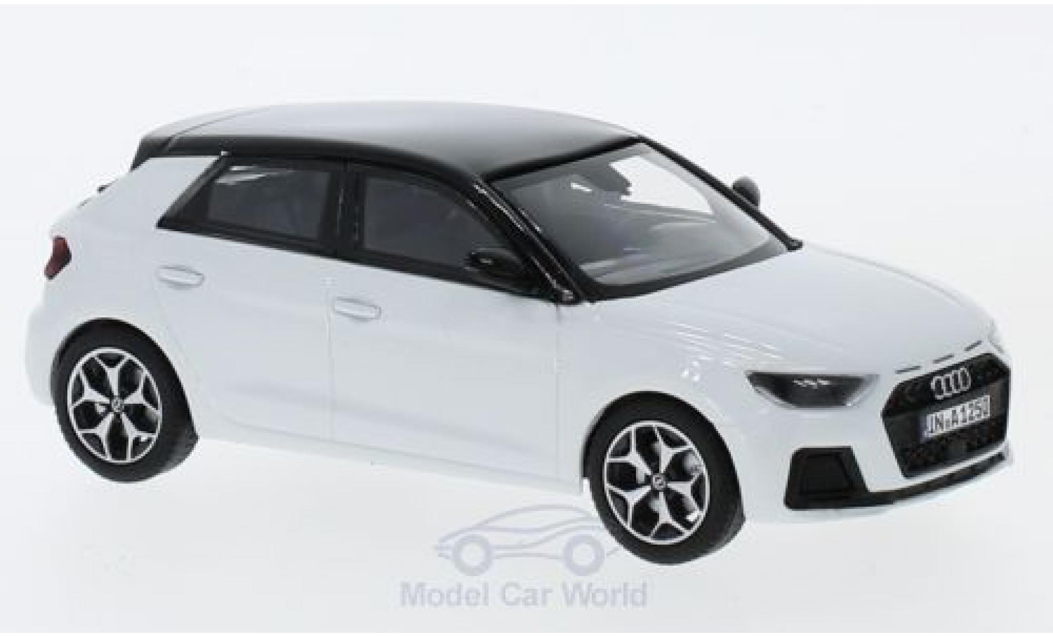Audi A1 1/43 iScale Sportback metallic-blanche/noire 2018