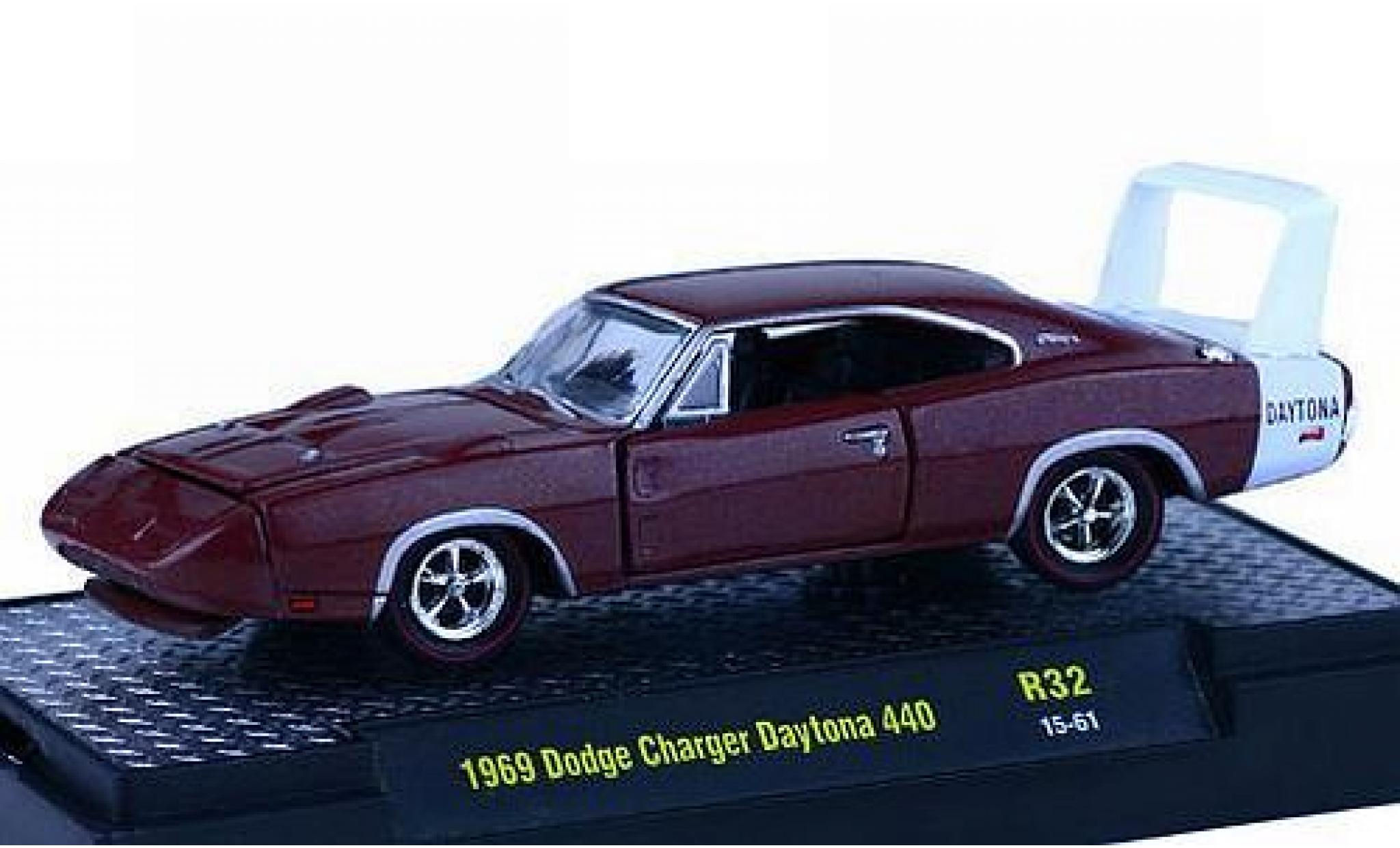 Dodge Charger 1/64 M2 Machines Daytona 440 metallic-marron/blanche 1969 Detroit-Muscle Release 32