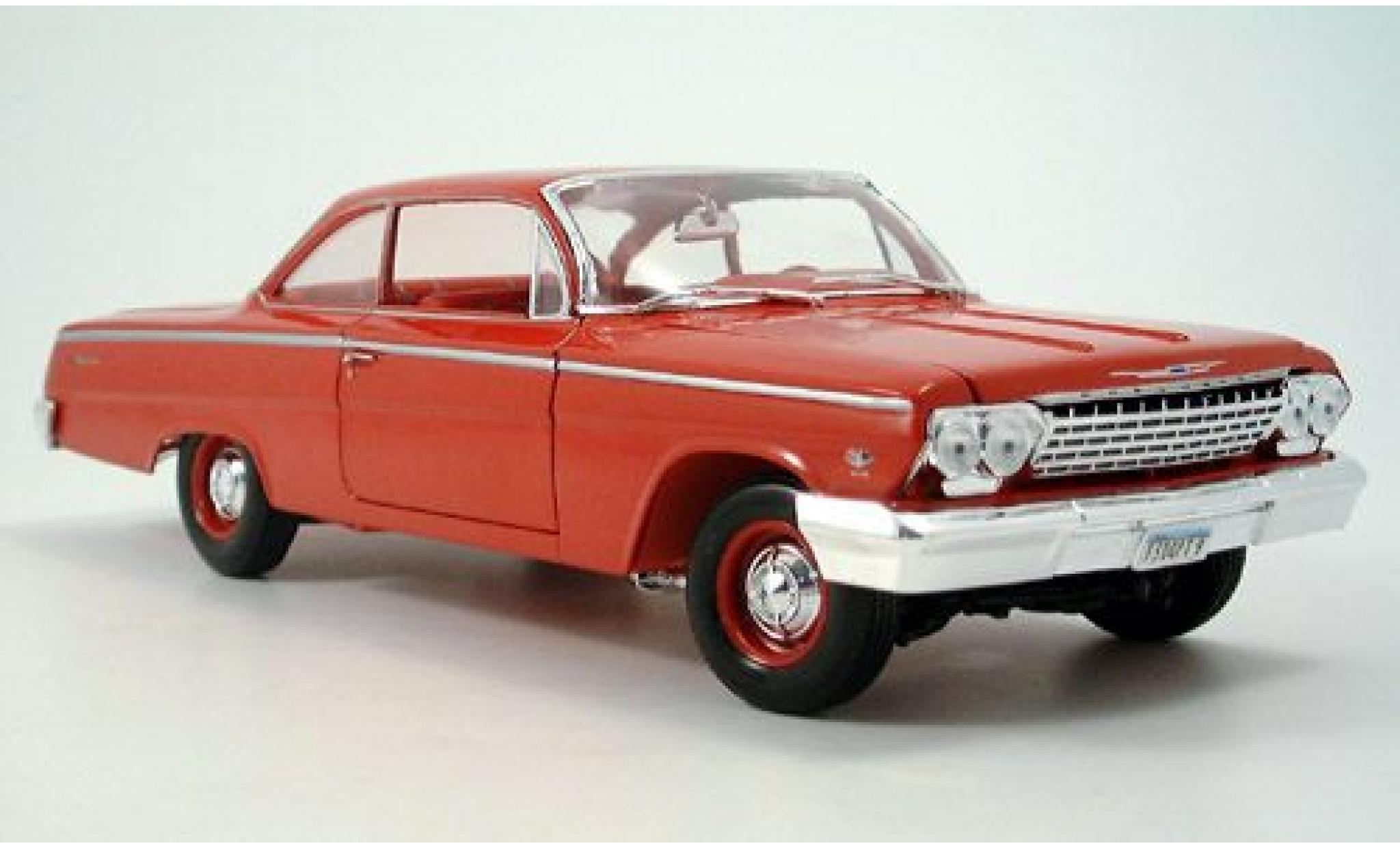 Chevrolet Bel Air 1/18 Maisto Coupe red 1962 sans Vitrine