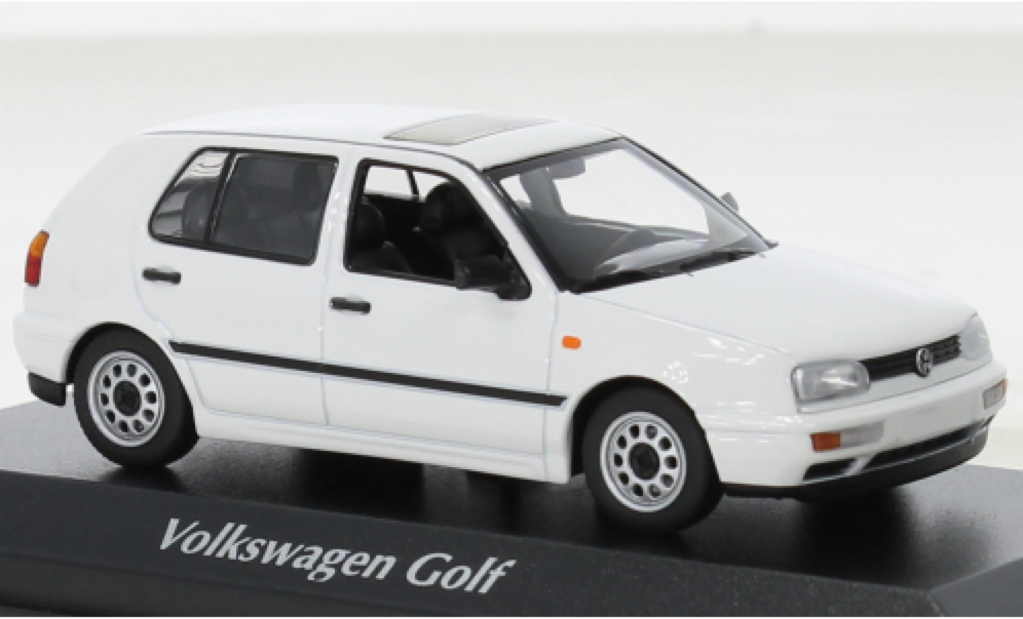 Volkswagen Golf III blanche (Maxichamps) 1/43e - Minicarweb