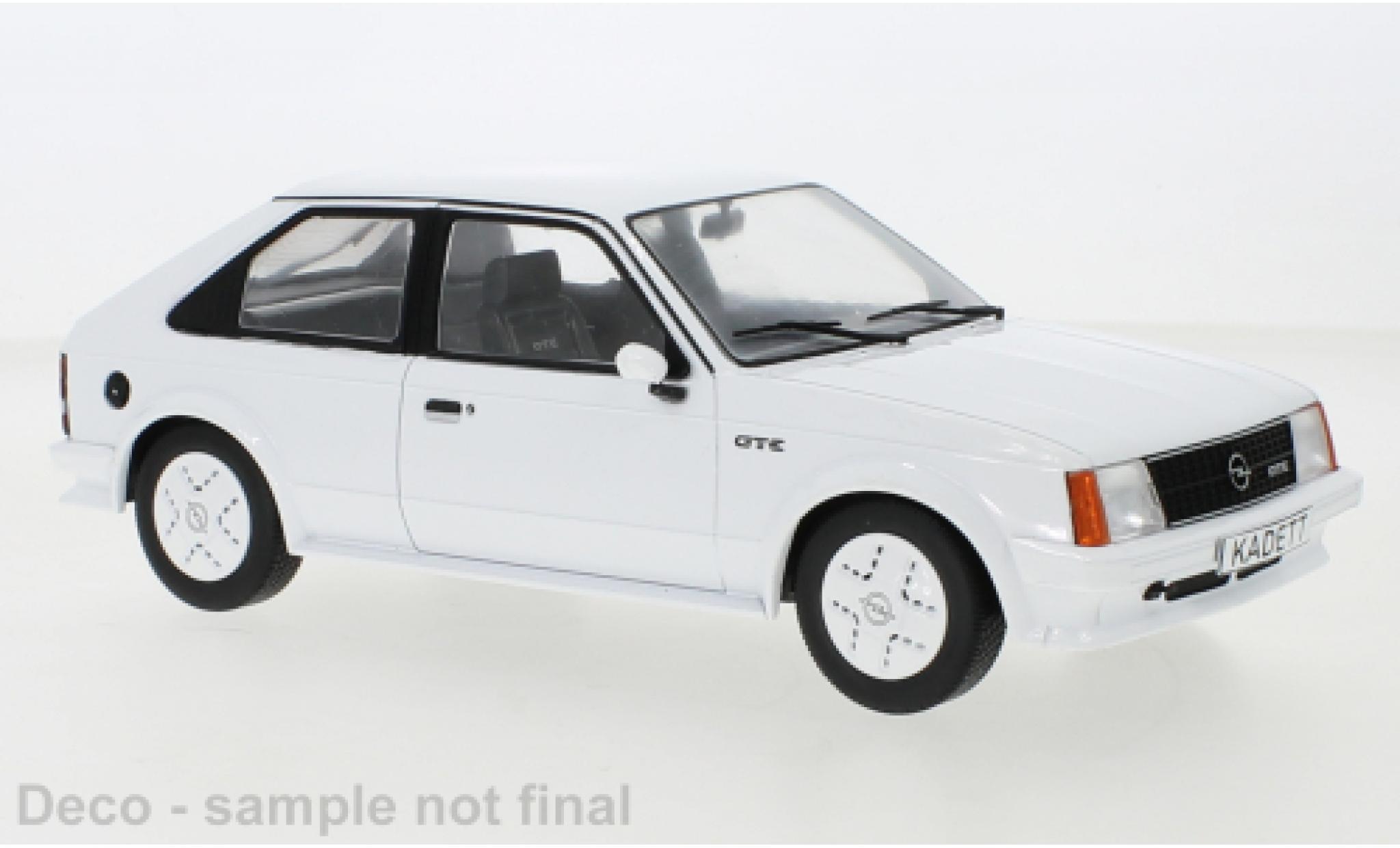 Miniature Opel Kadett 1/18 MCG D GTE Blanche 1983 - Voiture-miniature.be