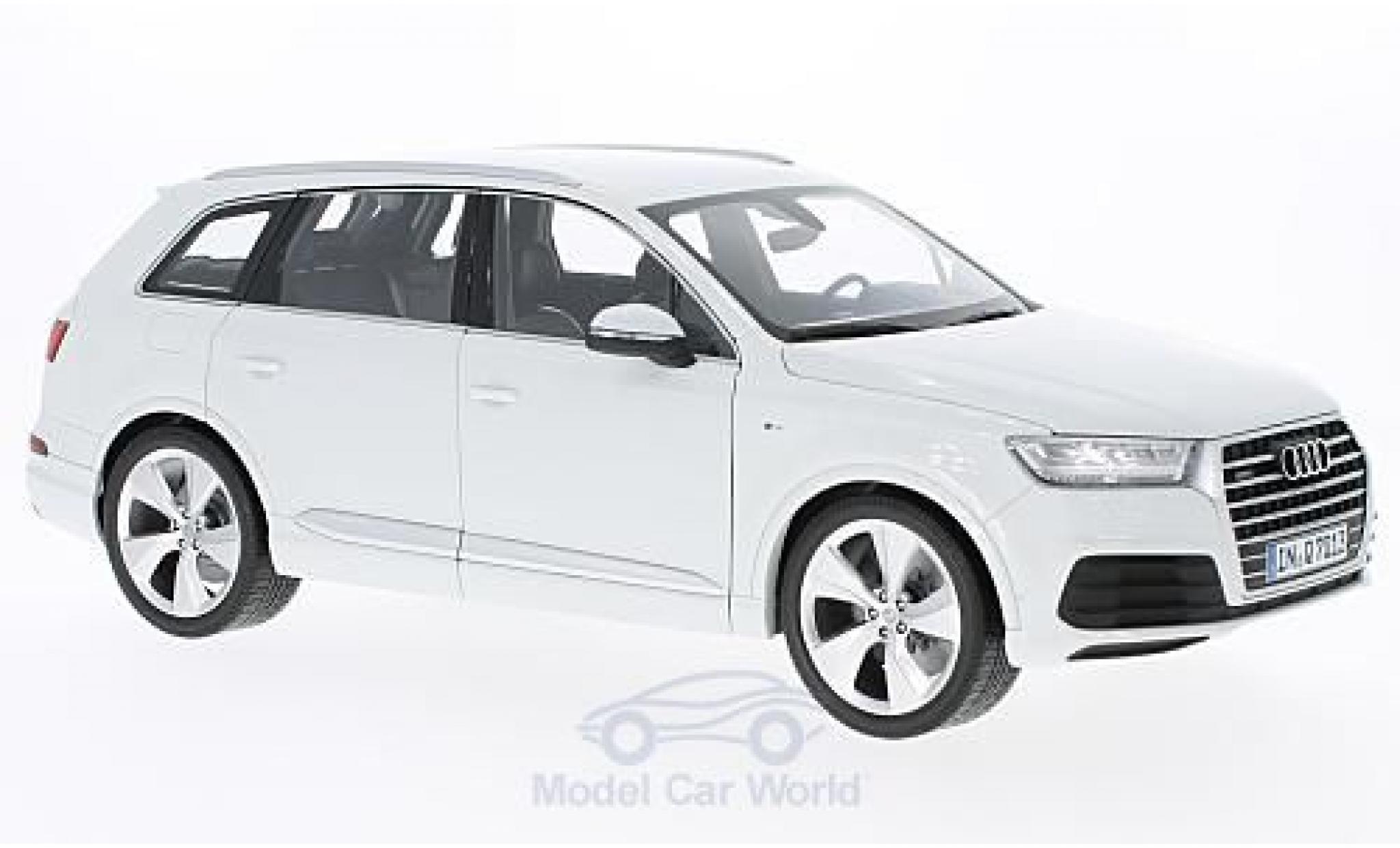 Audi Q7 1/18 Minichamps white 2015