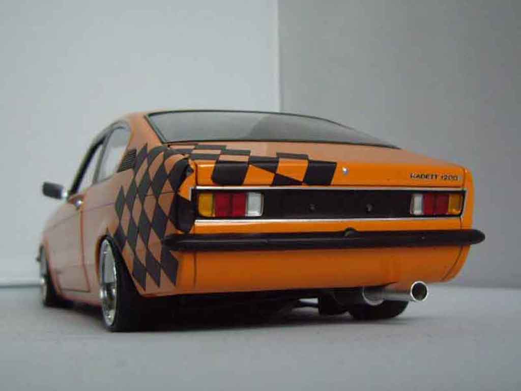 Opel Kadett coupe 1/18 Minichamps coupe sr 1976 orange