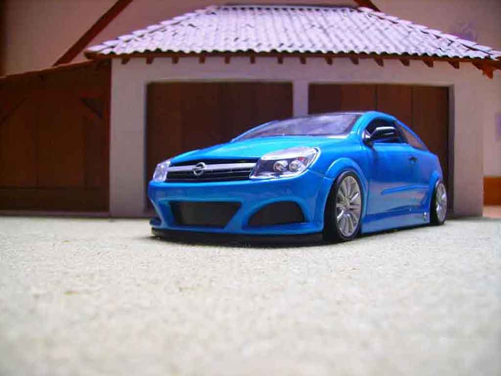 Opel Astra 1/18 Welly gtc opc