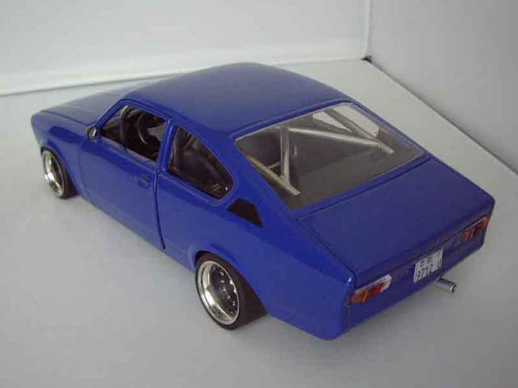 Opel Kadett coupe 1/18 Minichamps coupe sr 1976 blue