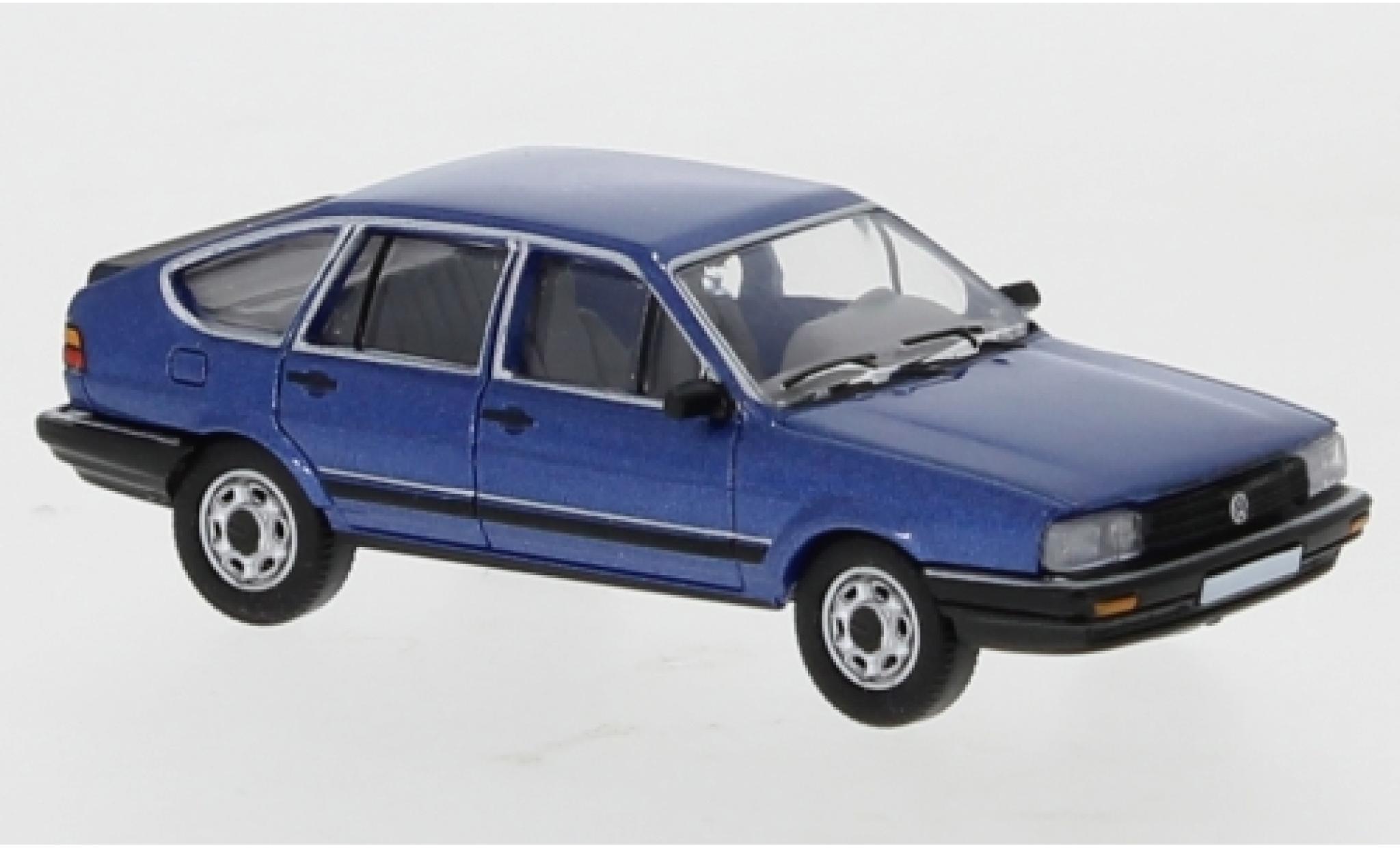Volkswagen Passat 1/87 PCX87 B2 metallic-bleue 1985