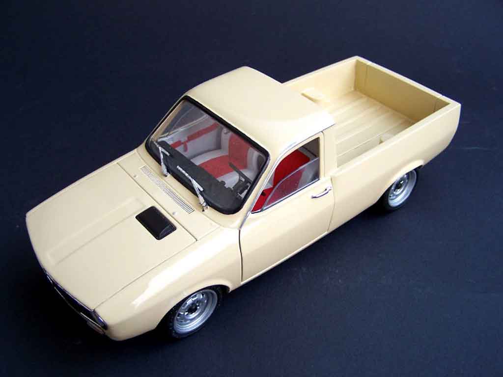 Renault 12 Pick up 1/18 Solido Pick up beige