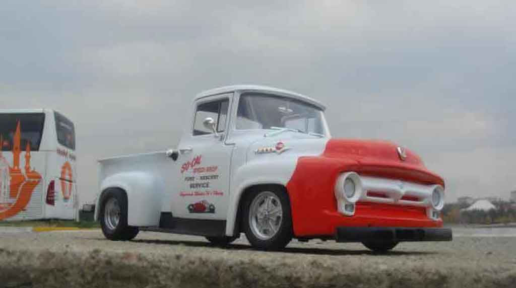 Ford 1956 1/18 Welly so-cal truck tuning modellautos