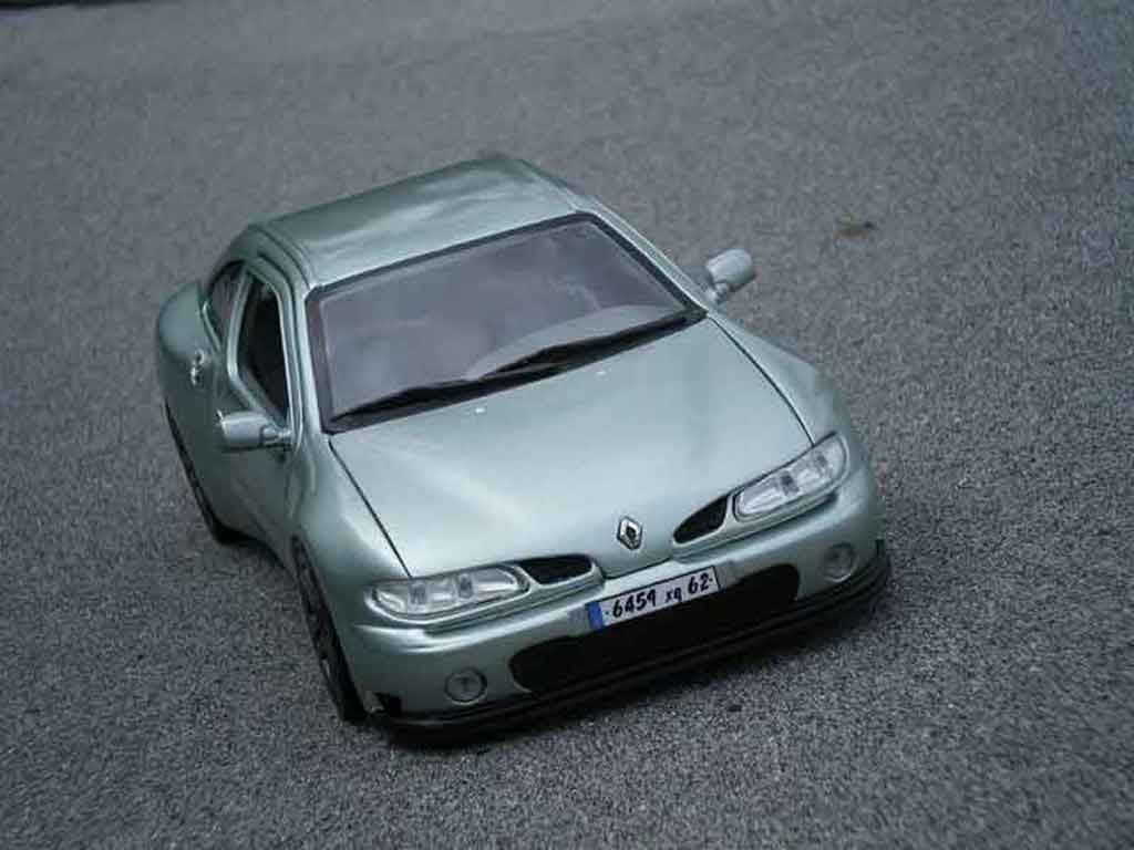Renault Megane 1/18 Anson Maxi racer tuning modellino in miniatura