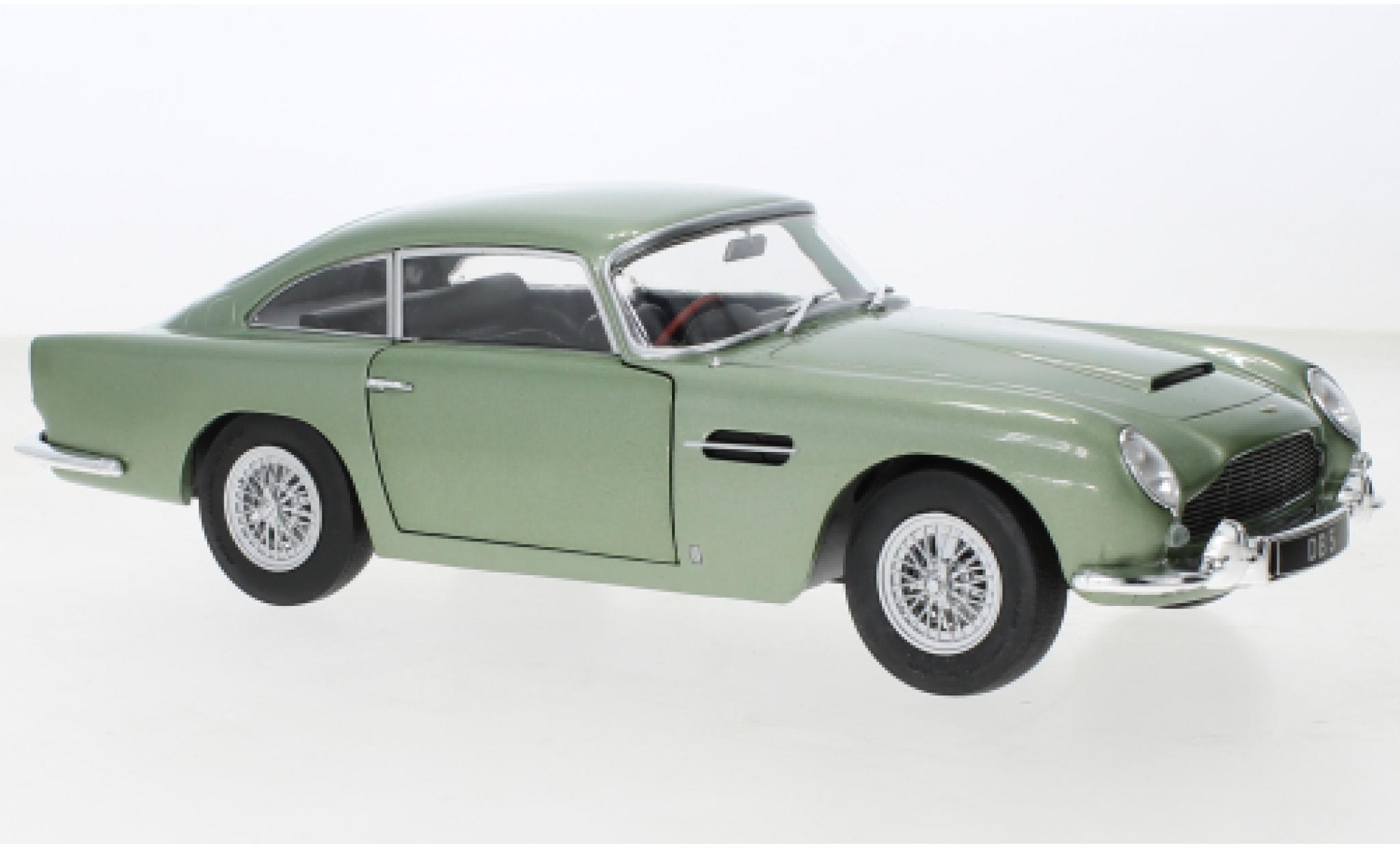 Aston Martin DB5 in miniature 