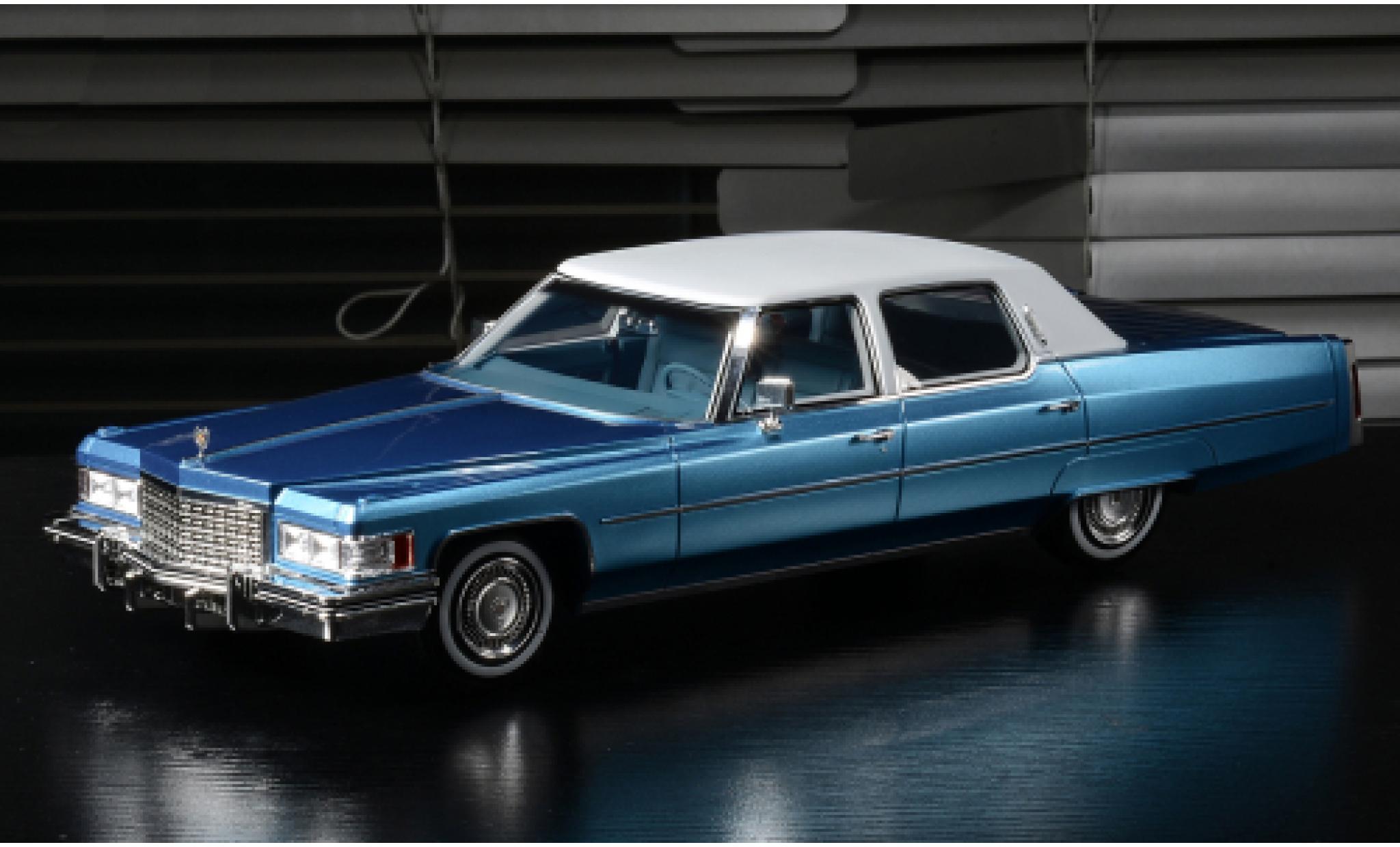 Miniature Cadillac Fleetwood 118 Stamp Models Brougham metallise bleue 