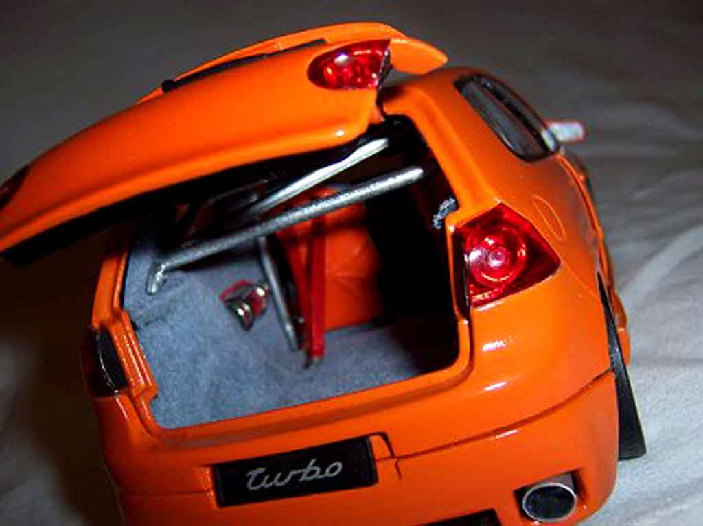 Volkswagen Golf V GTI 1/18 Norev V GTI orange jantes bbs 19 pouces