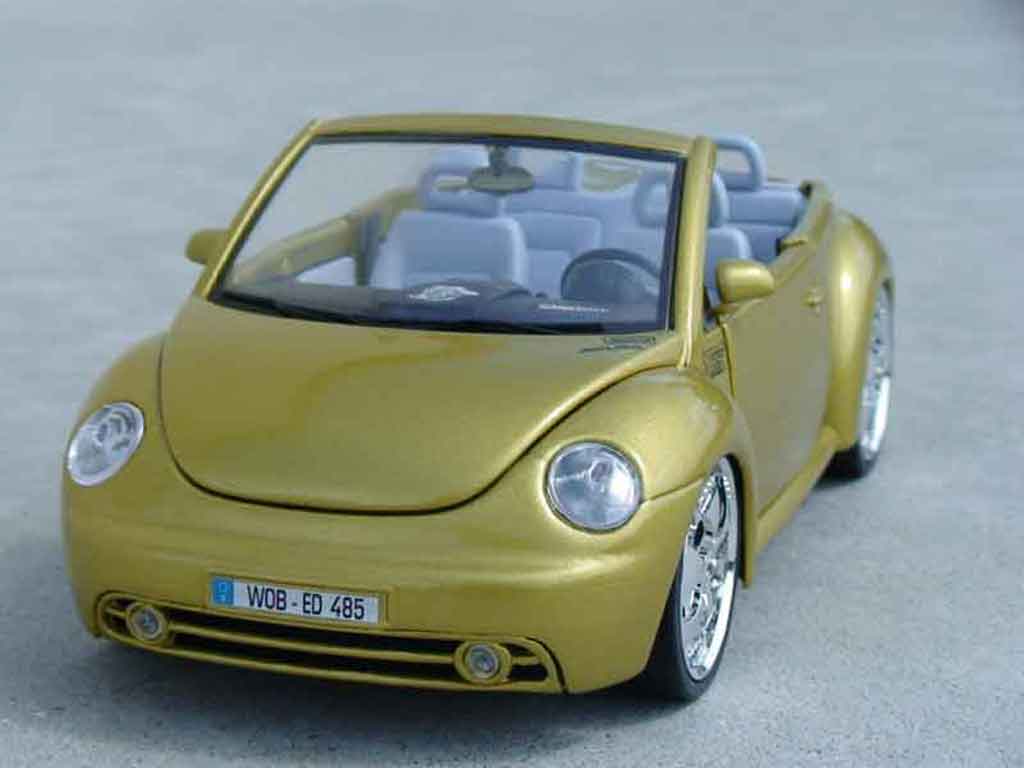 Volkswagen New Beetle cabriolet 1/18 Burago cabriolet west coast