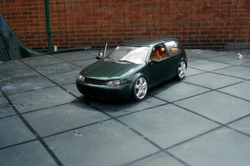 Volkswagen Golf 4 GTI 1/18 Revell 4 GTI grun jantes porsche et lissage carrosserie
