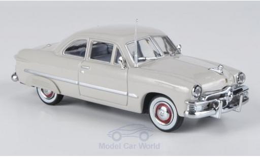 Ford Custom 1/43 American Heritage Models hellgrise 1949 2-Door miniature