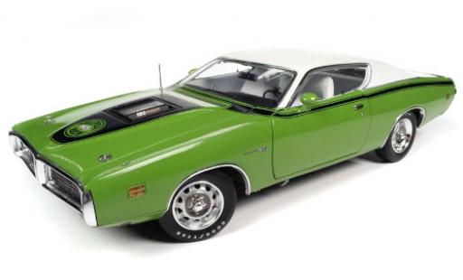 Dodge Charger 1/18 Auto World Super Bee hellgreen/white 1971 diecast model cars