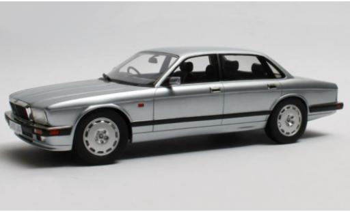 Jaguar XJ 1/18 Cult Scale Models R (40) grise RHD 1990 miniature