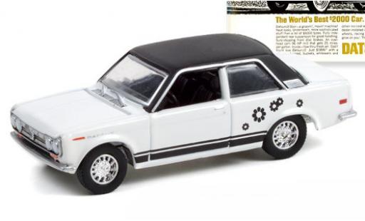 Datsun 510 1/64 Greenlight bianco/nero 1969 modellino in miniatura