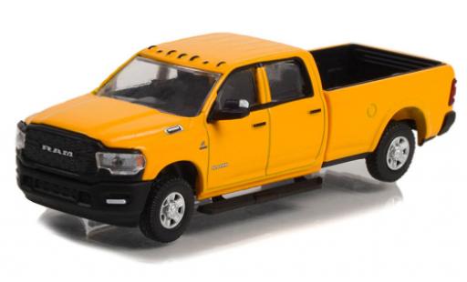 RAM 3 1/64 Greenlight Dodge 500 Tradesman giallo 2021 modellino in miniatura