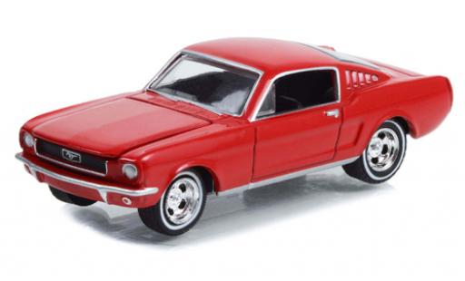 Ford Mustang 1/64 Greenlight Fastback 2+2 rouge Fall Guy Stuntman Association 1966 diecast model cars