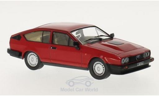 Alfa Romeo GT 1/18 GTI Collection V6 2.5 rouge 1980 miniature