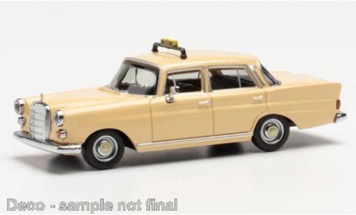 Mercedes 200 1/87 Herpa (W110) Taxi (D) modellino in miniatura
